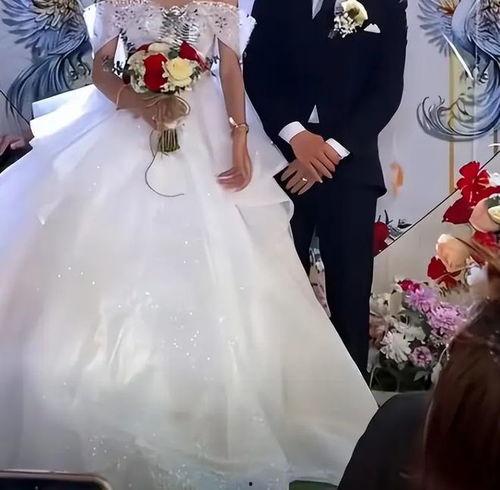 吃瓜新娘婚礼,吃瓜新娘的别样婚礼盛宴